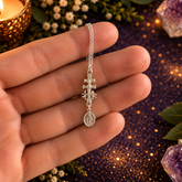 Colgante Doble Protección Cruz de Caravaca y Virgen Milagrosa en Plata de Ley 925 – ACTIVADO (Protección, Fe y Fortaleza)