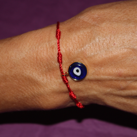 Pulsera Hilo Rojo de 7 Nudos con Ojo Turco (Protección, Suerte y Energía Positiva) - El desván de Merlín