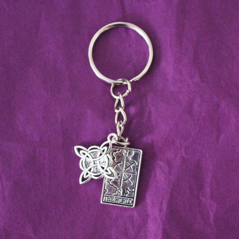 Llavero Nudo de Bruja con Carta de Tarot (Protección y conexión mágica)