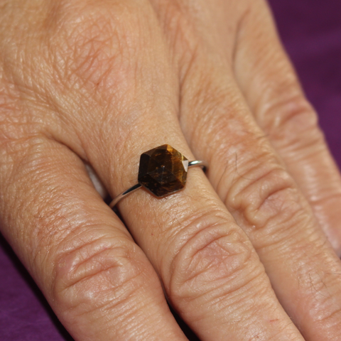 Anillo Plateado Ojo Turco Brillante – Elegancia y Protección