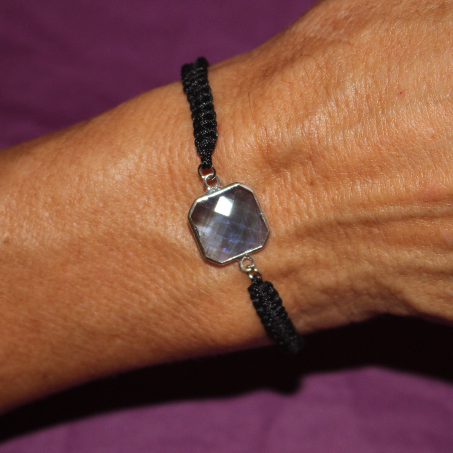 Pulsera Hilo negro del Destino con Detalles Únicos