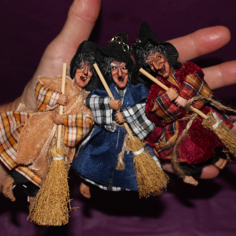 Llavero de Bruja – Amuleto de Suerte, Protección y Magia