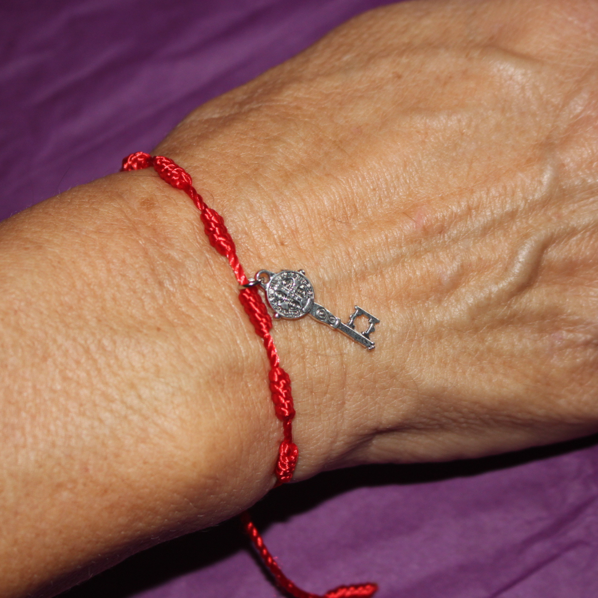 Pack Amuletos de Protección y Abre Caminos (Hilo Rojo de 7 Nudos + Tetragramatón)