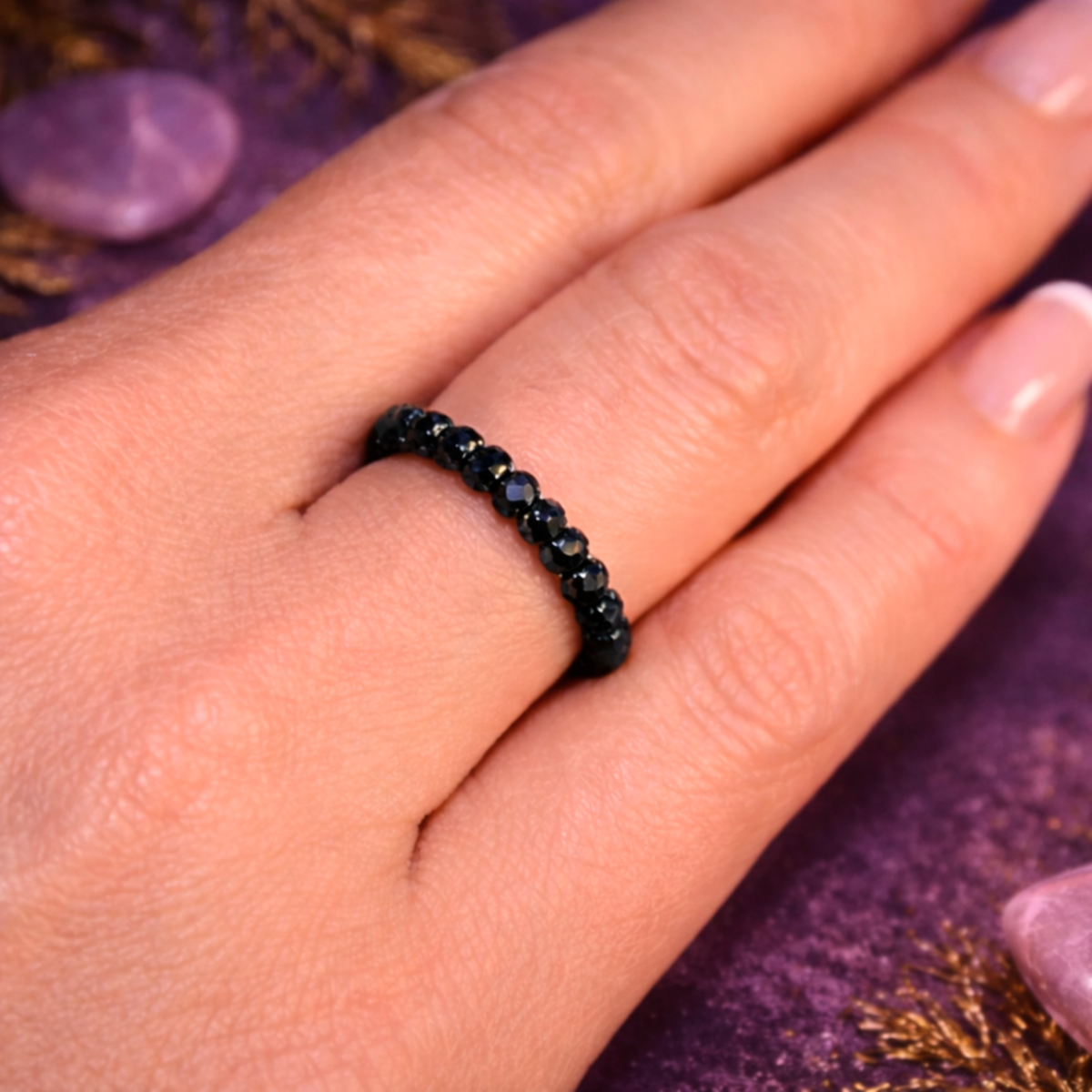 Anillo de Turmalina Negra Natural Ajustable (Protección, Equilibrio y Limpieza Energética)