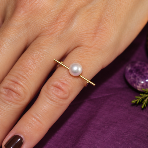 Anillo para Dedo Índice con Detalle Perlado (Elegancia y Estilo)