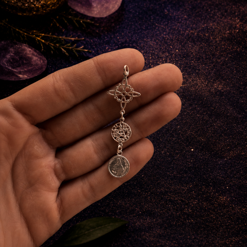 Colgante Triple Protección ACTIVADO en Plata de Ley 925 – Nudo de Bruja, Tetragramatón y San Judas Tadeo (Protección Total y Ayuda en Casos Difíciles)