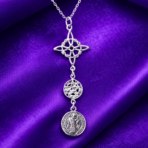 Colgante Triple Protección en Plata de Ley 925 – Nudo de Bruja, Tetragramatón y San Benito ACTIVADO (Protección Total y Poder Espiritual)