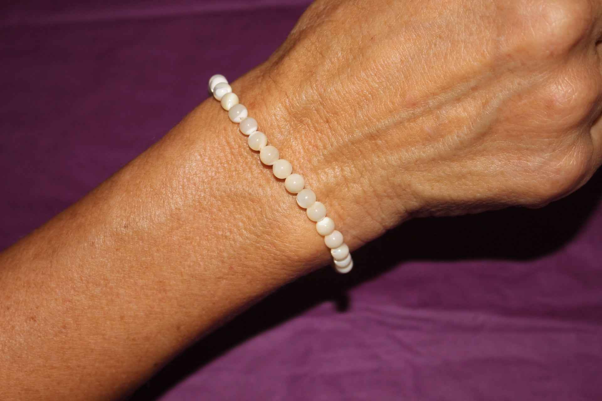 Pulsera de Nácar (pureza y equilibrio)