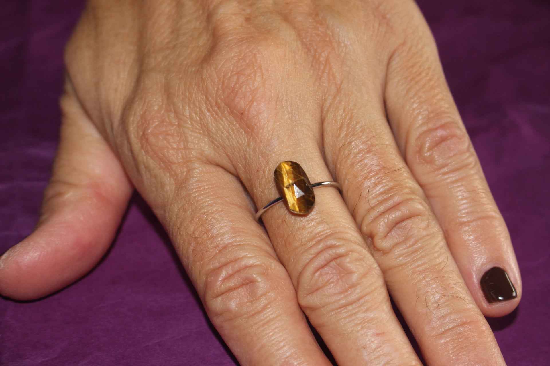 Anillo Plateado Ojo Turco Brillante – Elegancia y Protección