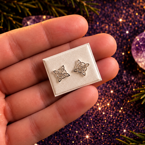 Pendientes Nudo de Bruja 10 mm en Plata de Ley 925 – ACTIVADOS (Protección, Equilibrio y Escudo Energético)