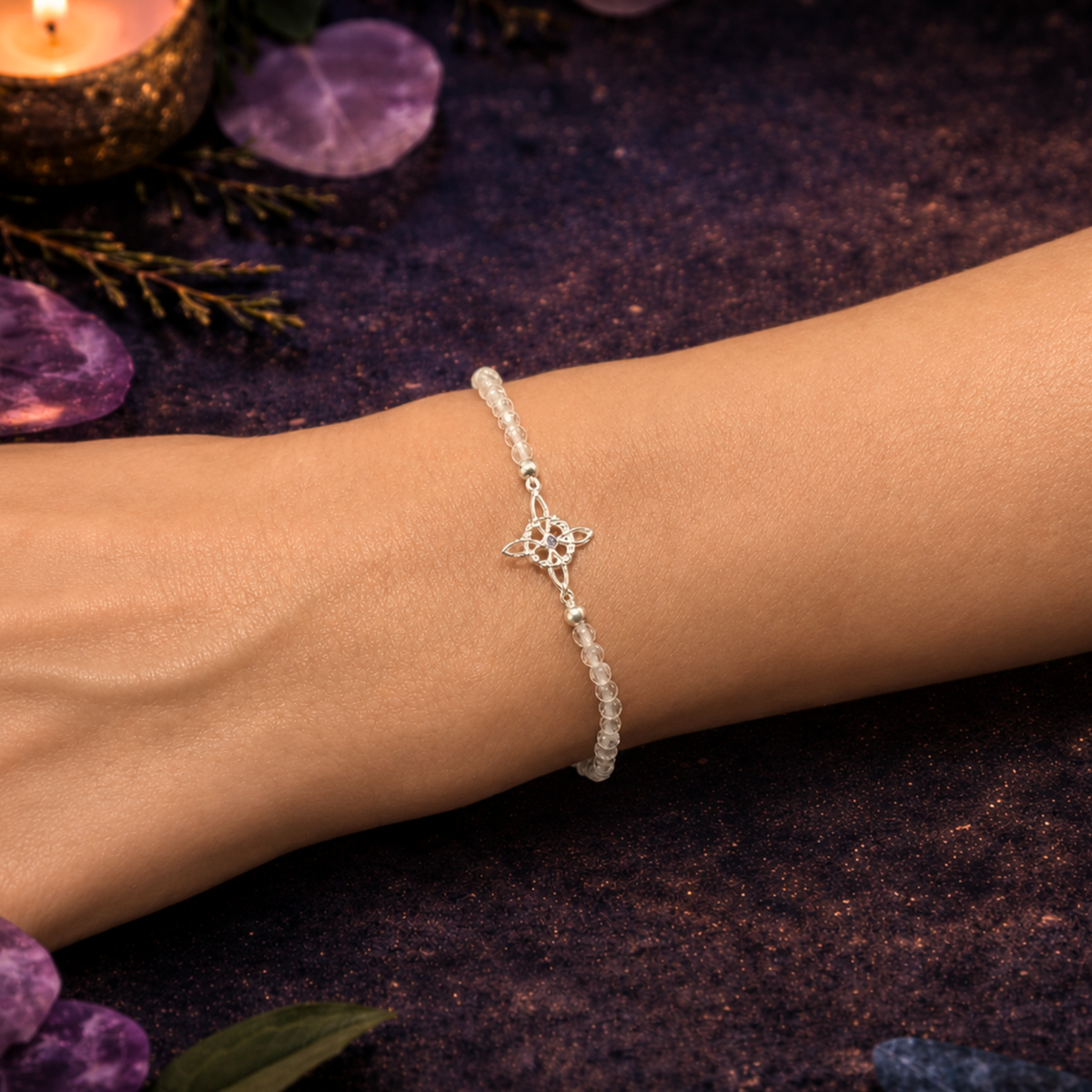 Pulsera Facetada de Cuarzo Maestro 3mm con Nudo de Bruja en Plata de Ley 925 – ACTIVADA (Protección, Claridad y Amplificación Energética)