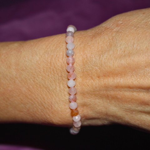 Pulsera Facetada de Cuarzo Rosa 4mm (Amor, Armonía y Bienestar Emocional)