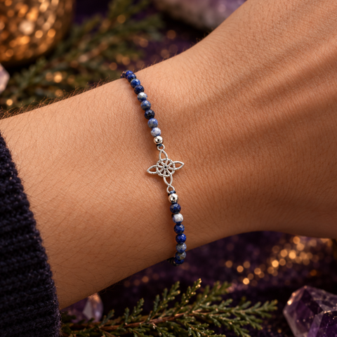 Pulsera Facetada de Lapislázuli 3mm con Nudo de Bruja en Plata de Ley 925 – ACTIVADA (Protección y Apertura de Caminos)
