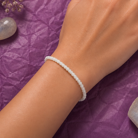 Pulsera Facetada de Piedra Luna 3mm (Intuición, Equilibrio y Energía Femenina)