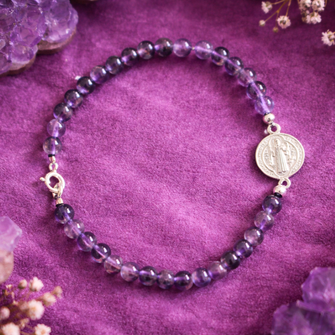 Pulsera de Amatista y San Benito en Plata de Ley 925 ACTIVADA (Protección y Serenidad Espiritual)