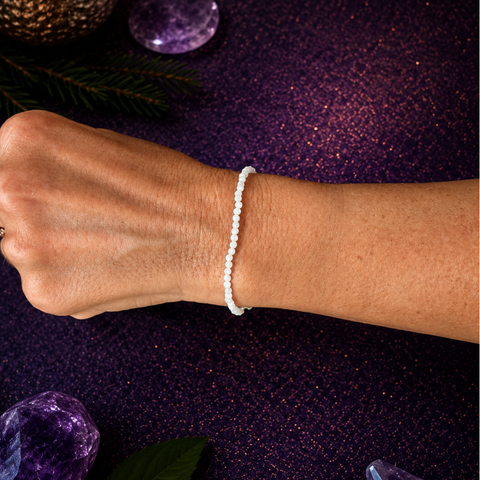 Pulsera de Piedra Luna 3 mm con Cierre en Plata de Ley 925 (Intuición, Equilibrio y Armonía Emocional)