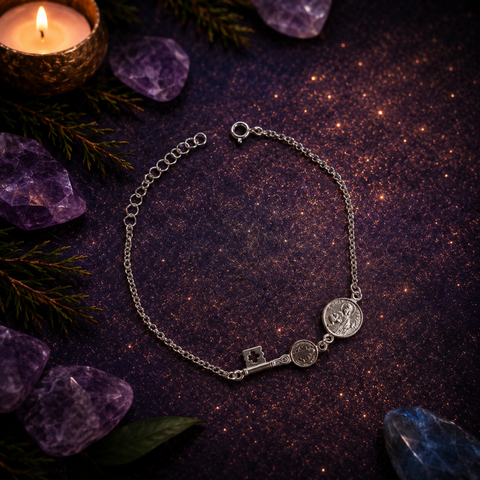 Pulsera de San Judas Tadeo y Llave de San Benito en Plata de Ley 925 – Doble Protección ACTIVADA (Fortaleza y Protección Espiritual)